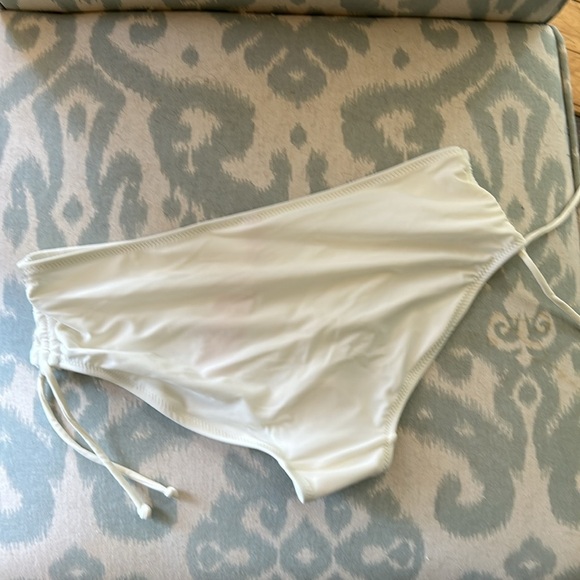 Side tie bikini bottom - Picture 3 of 5